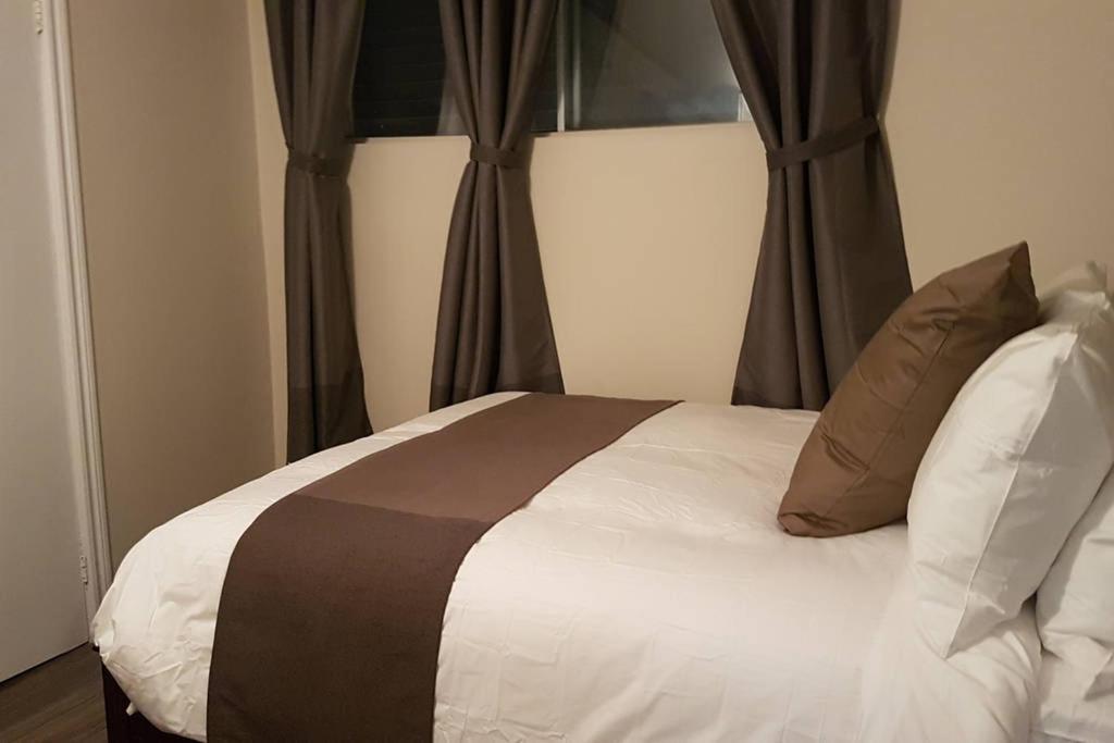 2-Bedroom Apartment Sweet #5 By Amazing Property Rentals 가티노 외부 사진